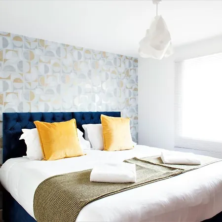 Savoy Court - Free Parking Apartment *