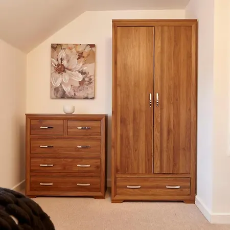 Savoy Court - Free Parking Bristol