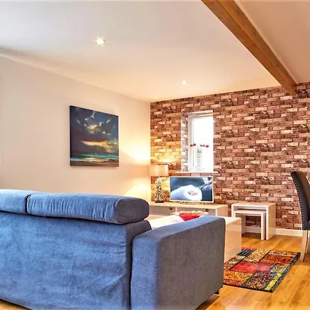Savoy Court - Free Parking Apartment *