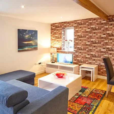 Savoy Court - Free Parking Apartment Bristol