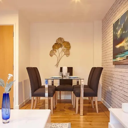 Apartment Savoy Court - Free Parking